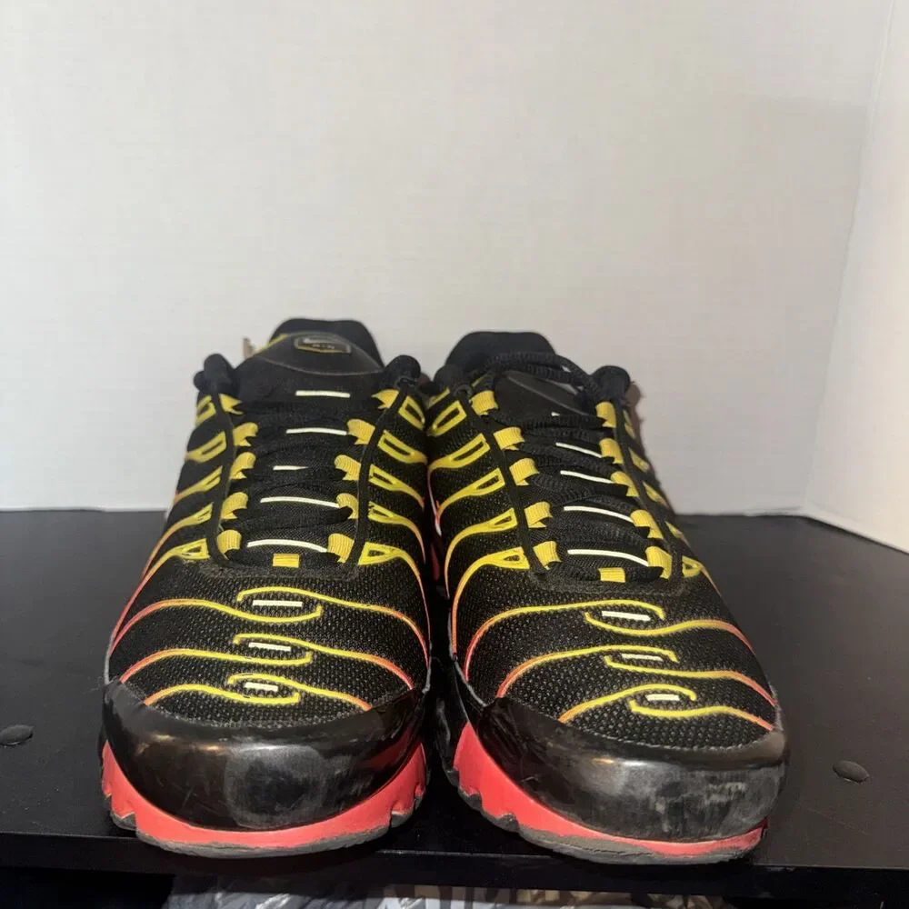 Nike Air Max Plus TN Sunset Black Red Yellow Orange CZ9270-001 Mens 11.5